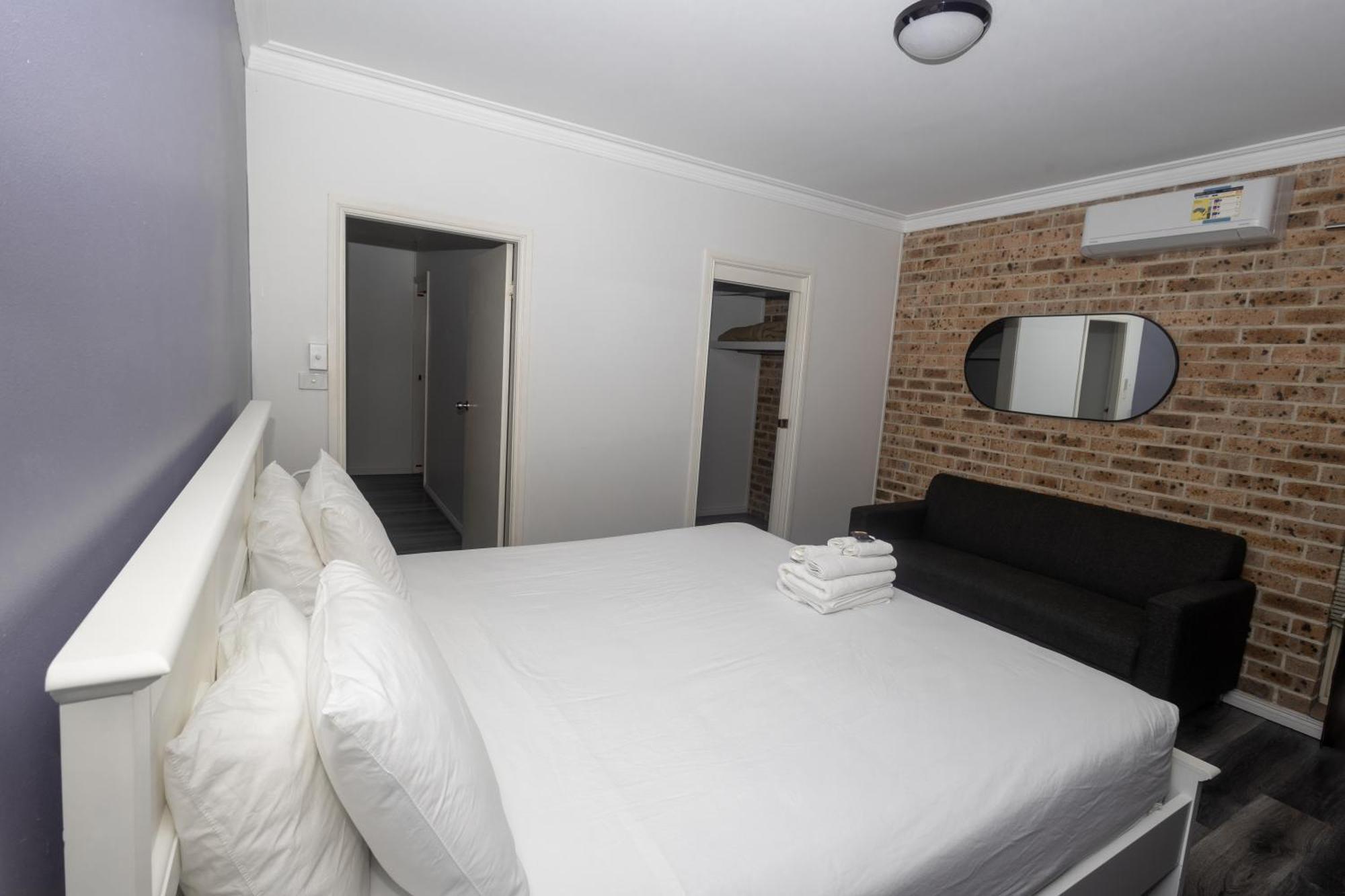 Gosford Inn Motel Bagian luar foto